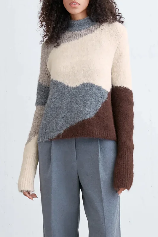 INTARSIA KNIT SWEATER