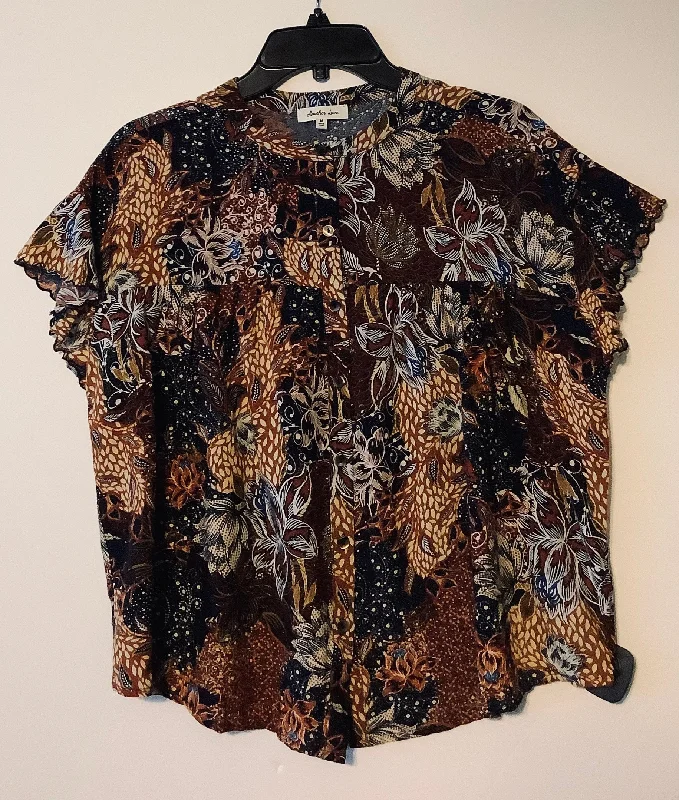 Top Short Sleeve By Clothes Mentor In Multi-colored, Size: M